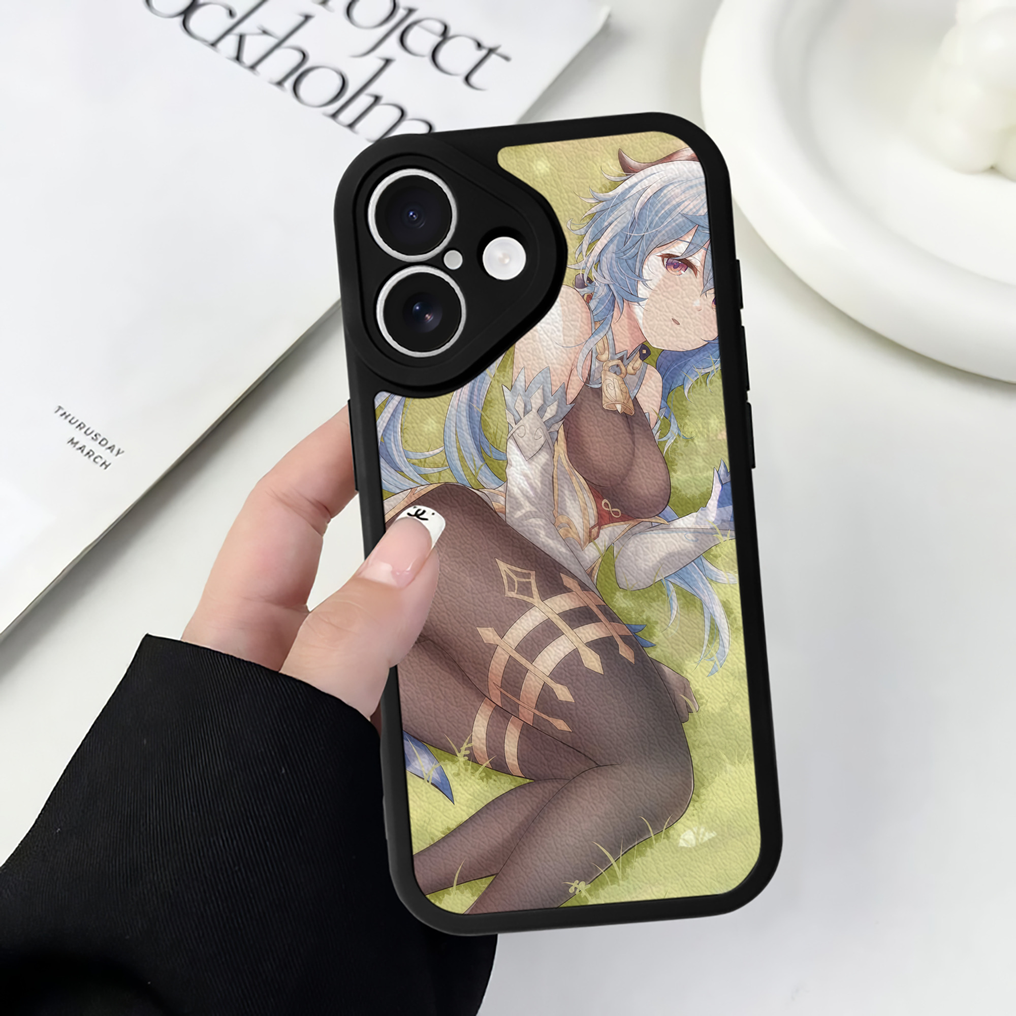 げんし神 genshin 【iPhone 16シリーズ対応】シリコンスマホケース（レザー調） 材質：シリコン